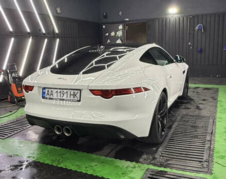 Белый Ягуар Ф-Тайп, объемом двигателя 3 л и пробегом 99 тыс. км за 27000 $, фото 7 на Automoto.ua