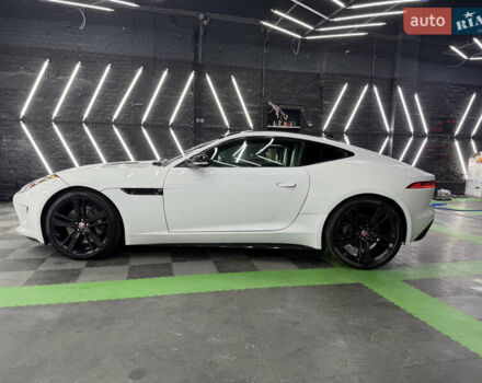 Белый Ягуар Ф-Тайп, объемом двигателя 3 л и пробегом 99 тыс. км за 27000 $, фото 3 на Automoto.ua