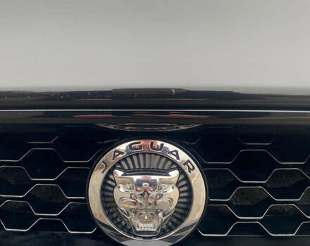 Черный Ягуар Ф-Тайп, объемом двигателя 3 л и пробегом 75 тыс. км за 33300 $, фото 34 на Automoto.ua