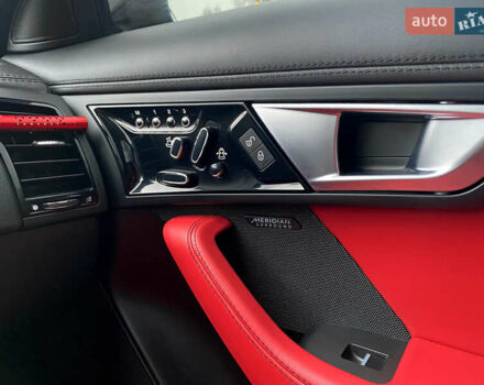 Черный Ягуар Ф-Тайп, объемом двигателя 3 л и пробегом 75 тыс. км за 33300 $, фото 50 на Automoto.ua