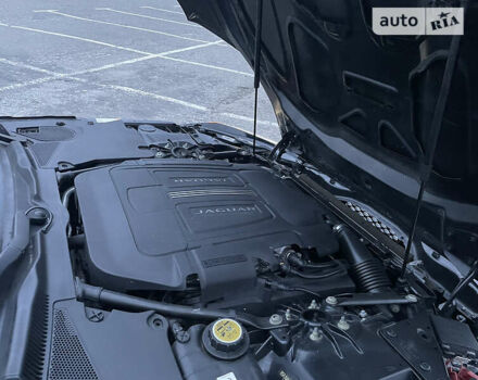 Черный Ягуар Ф-Тайп, объемом двигателя 3 л и пробегом 86 тыс. км за 24000 $, фото 10 на Automoto.ua