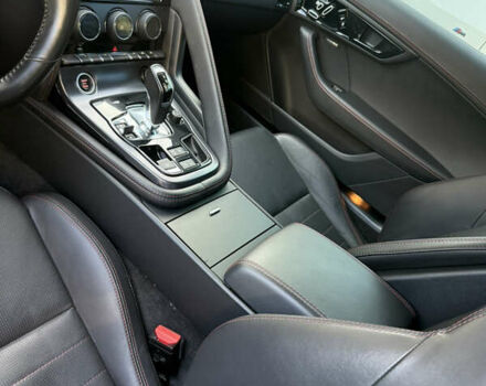 Чорний Ягуар Ф-Тайп, об'ємом двигуна 5 л та пробігом 45 тис. км за 42000 $, фото 39 на Automoto.ua