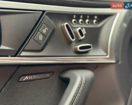 Черный Ягуар Ф-Тайп, объемом двигателя 3 л и пробегом 57 тыс. км за 31500 $, фото 12 на Automoto.ua