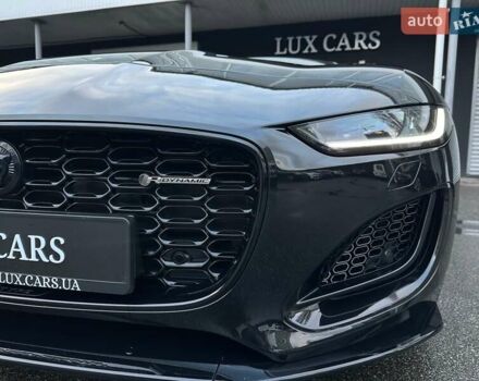 Черный Ягуар Ф-Тайп, объемом двигателя 2 л и пробегом 18 тыс. км за 64900 $, фото 2 на Automoto.ua