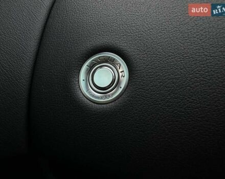 Черный Ягуар Ф-Тайп, объемом двигателя 2 л и пробегом 18 тыс. км за 64900 $, фото 55 на Automoto.ua