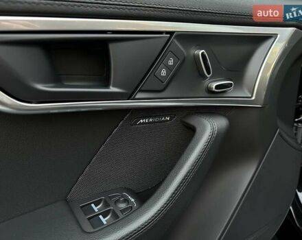 Черный Ягуар Ф-Тайп, объемом двигателя 2 л и пробегом 18 тыс. км за 64900 $, фото 39 на Automoto.ua