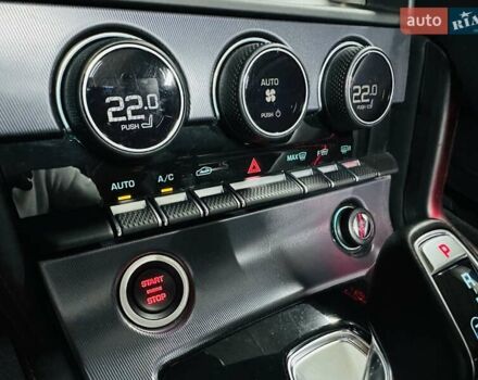 Синій Ягуар Ф-Тайп, об'ємом двигуна 5 л та пробігом 12 тис. км за 79999 $, фото 39 на Automoto.ua