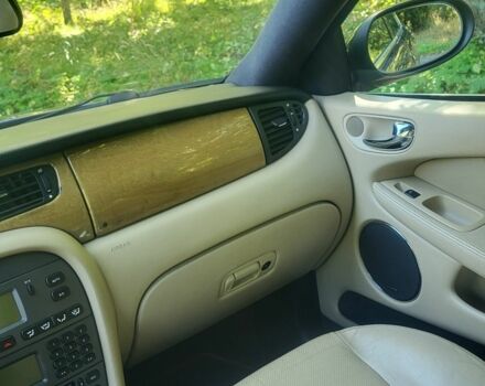 Синий Ягуар Ф-Тайп, объемом двигателя 2.1 л и пробегом 168 тыс. км за 4100 $, фото 4 на Automoto.ua