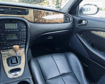 Бежевый Ягуар С-Тайп, объемом двигателя 3 л и пробегом 217 тыс. км за 7777 $, фото 24 на Automoto.ua