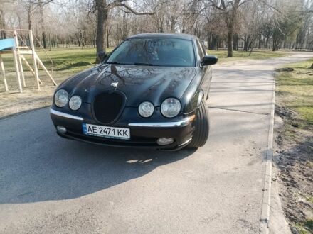 Черный Ягуар С-Тайп, объемом двигателя 3 л и пробегом 210 тыс. км за 3565 $, фото 1 на Automoto.ua