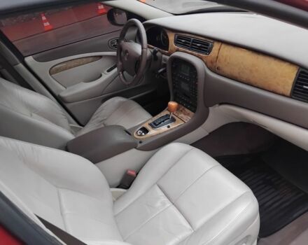 Красный Ягуар С-Тайп, объемом двигателя 2.7 л и пробегом 200 тыс. км за 5680 $, фото 8 на Automoto.ua