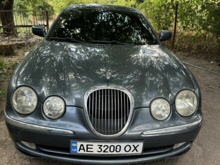 Серый Ягуар С-Тайп, объемом двигателя 3 л и пробегом 240 тыс. км за 5800 $, фото 1 на Automoto.ua