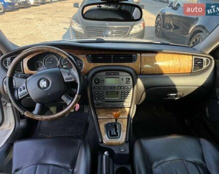 Білий Ягуар Х-Тайп, об'ємом двигуна 2.1 л та пробігом 207 тис. км за 6390 $, фото 30 на Automoto.ua