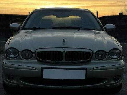 Бежевый Ягуар Х-Тайп, объемом двигателя 2.1 л и пробегом 179 тыс. км за 4999 $, фото 1 на Automoto.ua