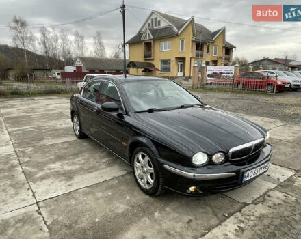 Черный Ягуар Х-Тайп, объемом двигателя 2.5 л и пробегом 142 тыс. км за 4200 $, фото 2 на Automoto.ua