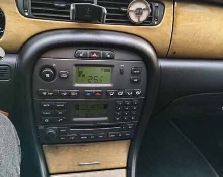 Черный Ягуар Х-Тайп, объемом двигателя 3 л и пробегом 240 тыс. км за 5312 $, фото 5 на Automoto.ua