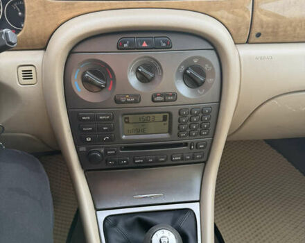 Черный Ягуар Х-Тайп, объемом двигателя 2 л и пробегом 335 тыс. км за 5400 $, фото 18 на Automoto.ua