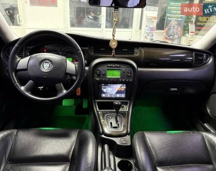 Красный Ягуар Х-Тайп, объемом двигателя 2 л и пробегом 280 тыс. км за 4790 $, фото 20 на Automoto.ua