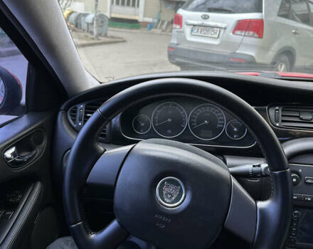 Красный Ягуар Х-Тайп, объемом двигателя 2 л и пробегом 276 тыс. км за 5400 $, фото 7 на Automoto.ua