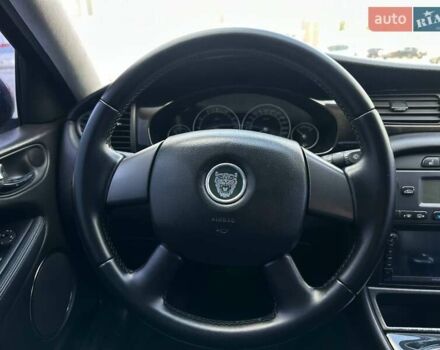 Красный Ягуар Х-Тайп, объемом двигателя 2 л и пробегом 280 тыс. км за 4790 $, фото 14 на Automoto.ua