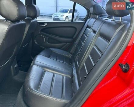 Красный Ягуар Х-Тайп, объемом двигателя 2 л и пробегом 280 тыс. км за 4790 $, фото 9 на Automoto.ua