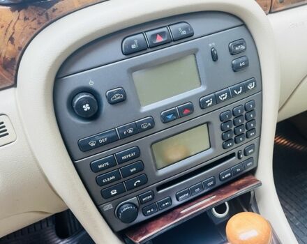 Красный Ягуар Х-Тайп, объемом двигателя 2.5 л и пробегом 237 тыс. км за 4250 $, фото 9 на Automoto.ua