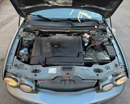 Серый Ягуар Х-Тайп, объемом двигателя 2 л и пробегом 350 тыс. км за 3300 $, фото 16 на Automoto.ua