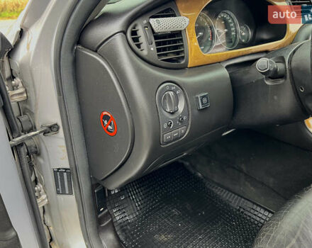 Серый Ягуар Х-Тайп, объемом двигателя 2.5 л и пробегом 210 тыс. км за 4500 $, фото 14 на Automoto.ua