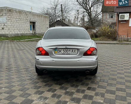 Серый Ягуар Х-Тайп, объемом двигателя 2.5 л и пробегом 210 тыс. км за 4500 $, фото 3 на Automoto.ua