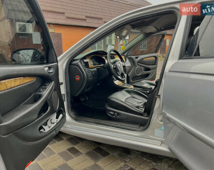 Серый Ягуар Х-Тайп, объемом двигателя 2.5 л и пробегом 210 тыс. км за 4500 $, фото 10 на Automoto.ua