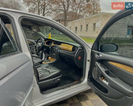 Серый Ягуар Х-Тайп, объемом двигателя 2.5 л и пробегом 210 тыс. км за 4500 $, фото 9 на Automoto.ua