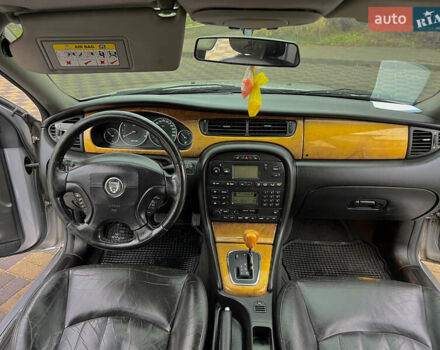 Серый Ягуар Х-Тайп, объемом двигателя 2.5 л и пробегом 210 тыс. км за 4500 $, фото 12 на Automoto.ua