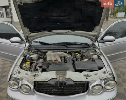 Серый Ягуар Х-Тайп, объемом двигателя 2.5 л и пробегом 210 тыс. км за 4500 $, фото 19 на Automoto.ua