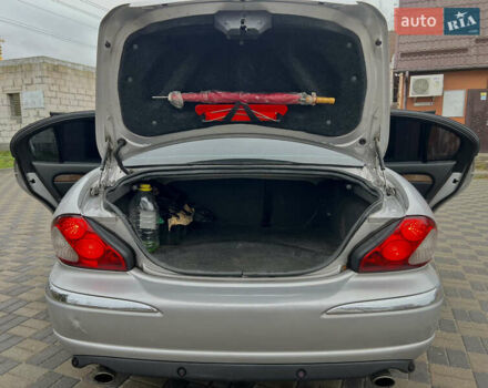 Серый Ягуар Х-Тайп, объемом двигателя 2.5 л и пробегом 210 тыс. км за 4500 $, фото 4 на Automoto.ua