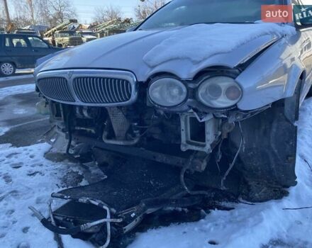 Сірий Ягуар Х-Тайп, об'ємом двигуна 2.5 л та пробігом 270 тис. км за 2050 $, фото 2 на Automoto.ua