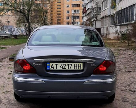 Серый Ягуар Х-Тайп, объемом двигателя 2 л и пробегом 222 тыс. км за 5500 $, фото 3 на Automoto.ua