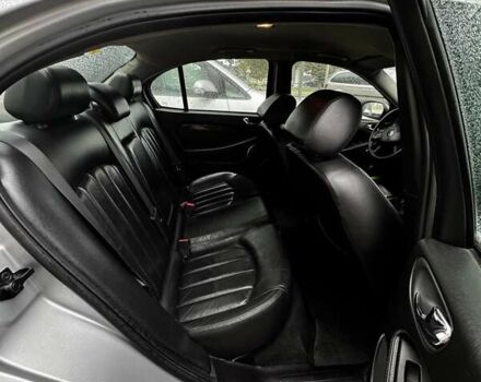 Серый Ягуар Х-Тайп, объемом двигателя 2 л и пробегом 380 тыс. км за 4500 $, фото 16 на Automoto.ua