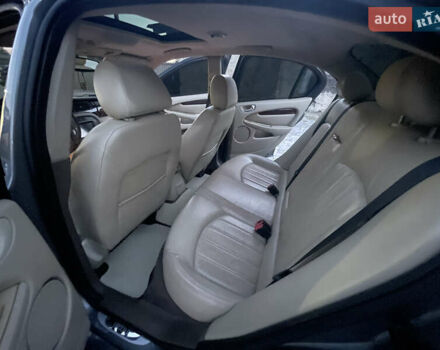 Серый Ягуар Х-Тайп, объемом двигателя 2 л и пробегом 245 тыс. км за 4800 $, фото 4 на Automoto.ua