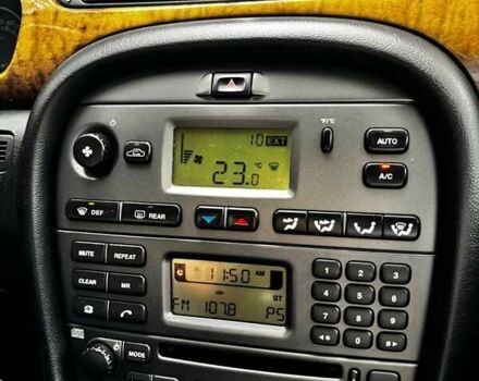 Серый Ягуар Х-Тайп, объемом двигателя 2 л и пробегом 380 тыс. км за 4500 $, фото 13 на Automoto.ua