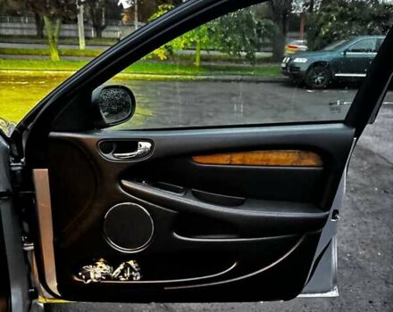 Серый Ягуар Х-Тайп, объемом двигателя 2 л и пробегом 380 тыс. км за 4500 $, фото 9 на Automoto.ua