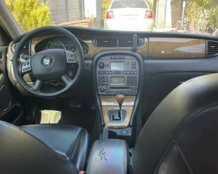 Сірий Ягуар Х-Тайп, об'ємом двигуна 2.1 л та пробігом 201 тис. км за 5800 $, фото 4 на Automoto.ua