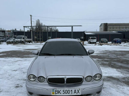 Сірий Ягуар Х-Тайп, об'ємом двигуна 2.5 л та пробігом 200 тис. км за 3750 $, фото 1 на Automoto.ua