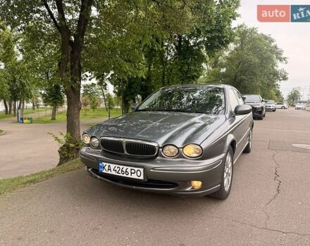 Серый Ягуар Х-Тайп, объемом двигателя 2 л и пробегом 303 тыс. км за 4500 $, фото 1 на Automoto.ua