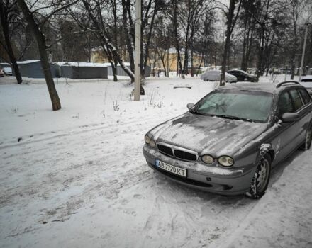 Серый Ягуар Х-Тайп, объемом двигателя 2 л и пробегом 333 тыс. км за 3026 $, фото 1 на Automoto.ua