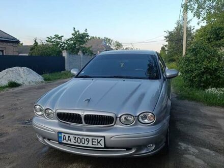 Серый Ягуар Х-Тайп, объемом двигателя 2.1 л и пробегом 218 тыс. км за 5000 $, фото 1 на Automoto.ua