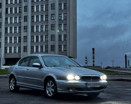 Серый Ягуар Х-Тайп, объемом двигателя 2 л и пробегом 380 тыс. км за 4500 $, фото 1 на Automoto.ua