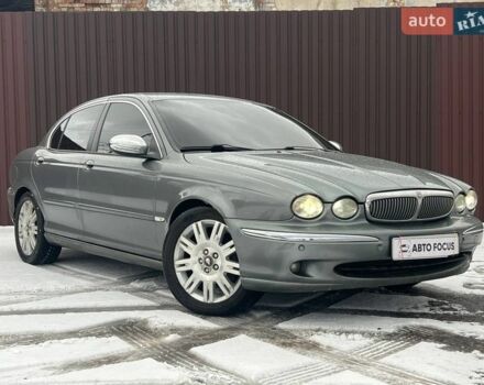 Серый Ягуар Х-Тайп, объемом двигателя 2 л и пробегом 252 тыс. км за 4990 $, фото 1 на Automoto.ua