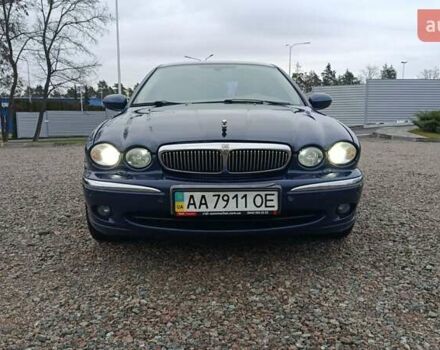 Синий Ягуар Х-Тайп, объемом двигателя 2.5 л и пробегом 114 тыс. км за 6000 $, фото 2 на Automoto.ua