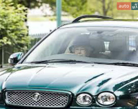 Зелений Ягуар Х-Тайп, об'ємом двигуна 3 л та пробігом 270 тис. км за 7100 $, фото 8 на Automoto.ua