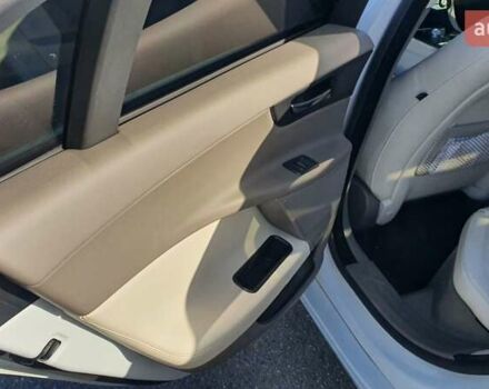 Білий Ягуар XE, об'ємом двигуна 2 л та пробігом 180 тис. км за 16500 $, фото 12 на Automoto.ua